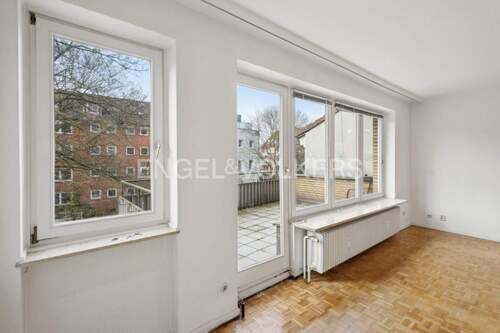 Blick auf den Balkon - Etagenwohnung mit 67,90 m&sup2; in Hamburg zum Kaufen