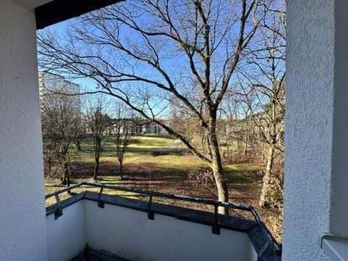Blick von der Loggia n. Westen - 2,5-Zimmer Wohnung in München-Hasenbergl - frei und renoviert - gleich einziehen
