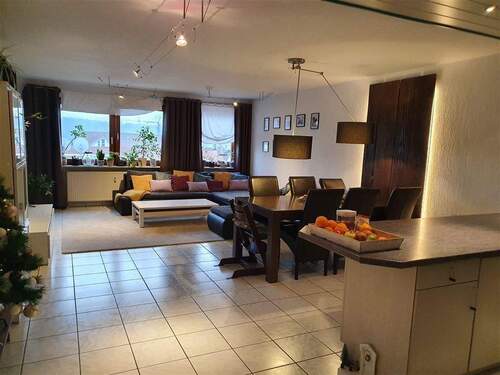 Wohn/Esszimmer - Pforzheim -Huchenfeld, schöne , helle 4 Zimmer DG- Wohnung