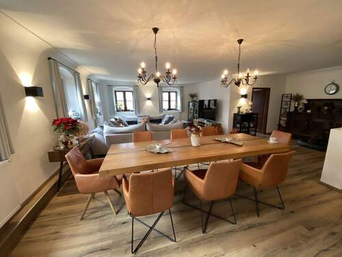 Wohnen / Essen OG-Wohnung - 