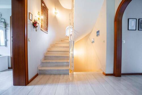 Treppe in Obergeschoss - 