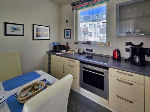 Praktische Küche - 2 Zimmer Etagenwohnung in Berlin