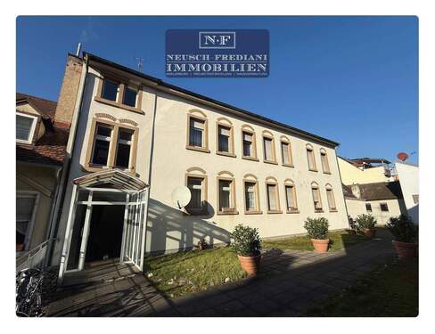 Solides Renditeobjekt - Mehrfamilienhaus, Wohnhaus in Lahr/Schwarzwald zum Kaufen