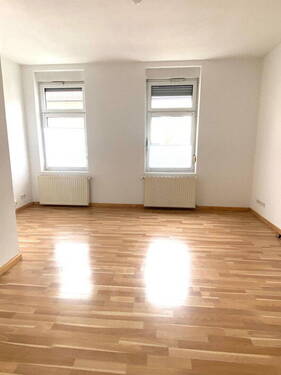 Wohnzimmer - 2 Zimmer Etagenwohnung zum Kaufen in Berlin-Köpenick