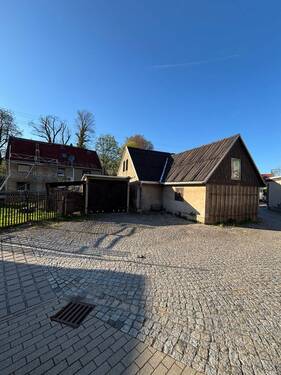 2. Nebengebäude inkl. Garagen - Mehrfamilienhaus, Wohnhaus mit 132,00 m&sup2; in Demitz-Thumitz zum Kaufen