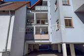 Außenansicht Balkon (Mitte) - Attraktive 2-Zimmer-Wohnung mit Balkon und TG-Stellplatz in zentraler Lage von Langenzenn