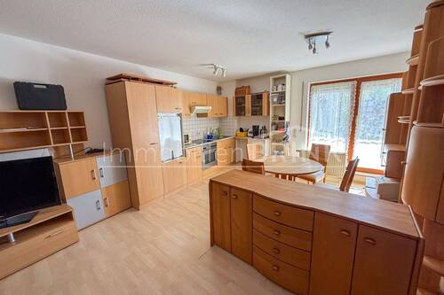 Küche mit Essbereich und Zugang zum Balkon - Etagenwohnung mit 43,00 m&sup2; in Langenzenn zum Kaufen