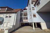 Hausansicht mit Hauszugang - 