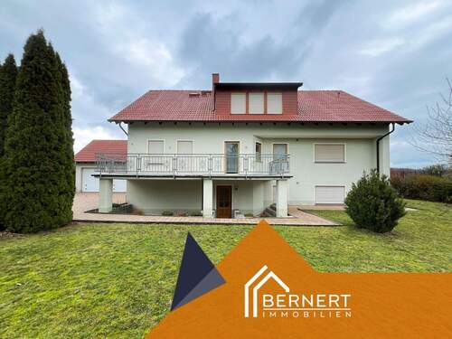 Frontansicht - 1 Zimmer Mehrfamilienhaus, Wohnhaus zum Kaufen in Frensdorf