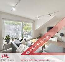 ca. 87 m² große, aufwändig sanierte, energieeffiziente, und helle Dachgeschosswohnung mit sonnigem Balkon - ideal für Paare ! - Kenn