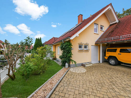 Eingang und Garten - 