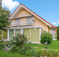 NeustadtLangburkersdorf: Großzügiges EFH ca. 180 m² mit Wintergarten, Balkon, Terrasse & 2 Garagen! - Neustadt in Sachsen