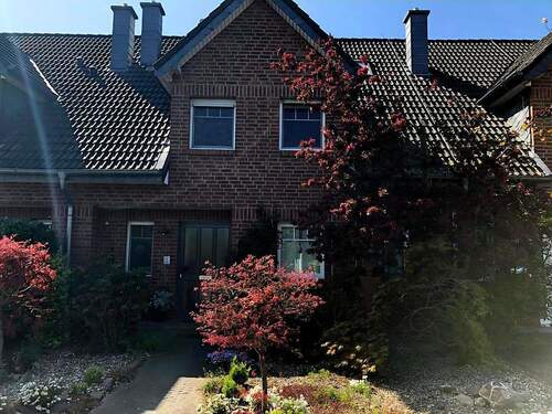 Hausfront Sommer - 7 Zimmer Reihenmittelhaus zum Kaufen in Rheinberg - Borth