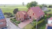Drohnenansicht - 8 Zimmer Bauernhaus, Landhaus zum Kaufen in Petershagen