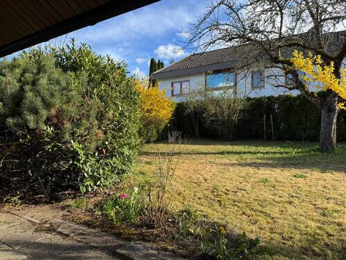 zweite Terrasse und Garten - 