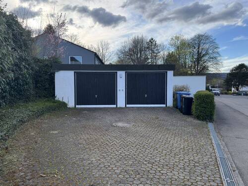 Doppelgarage - 7 Zimmer Mehrfamilienhaus, Wohnhaus in Tuttlingen