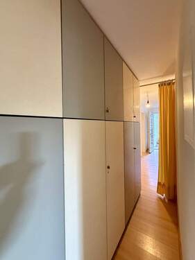 Diele mit Einbauschrank - 