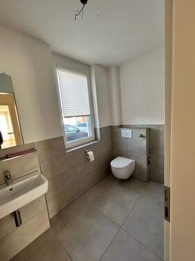 Gäste WC mit Waschmaschinen Anschluss - 