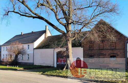 Vorderansicht mit Torhaus - Ein Ort für Visionen, ein Zuhause für Lebensentwürfe - Vierseitenhof in Potsdam-Mittelmark