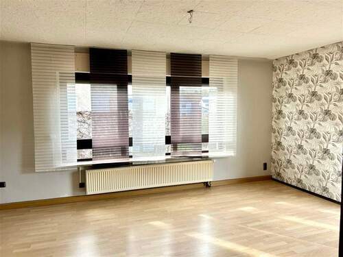 Wohnzimmer - 3 Zimmer Etagenwohnung in Illingen