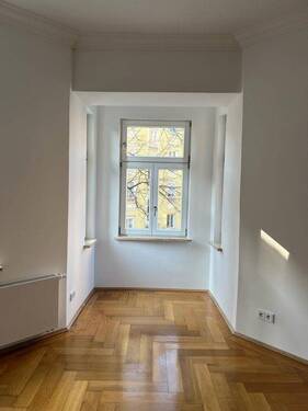 Erker - 3 Zimmer Etagenwohnung in München
