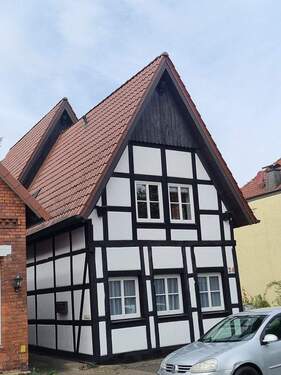 Straßenansicht - 3-Familien-Fachwerkhaus mitten in Petershagen