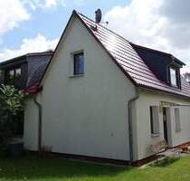 Einfamilienhaus mit ca.1200 m² großem Grundstück - Zwickau Niederplanitz