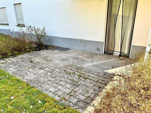 Terrasse - 3 Zimmer Etagenwohnung zur Miete in Illingen