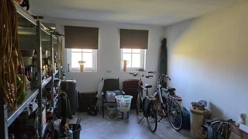 Massiv gemauerte Garage mit zusätzlichem Hauswirts - 