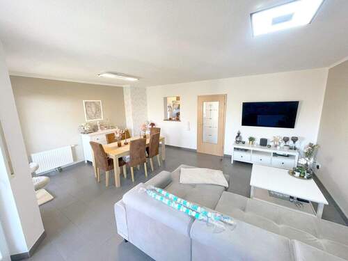 Wohn- und Essbereich - 5 Zimmer Reihenmittelhaus zum Kaufen in Konz