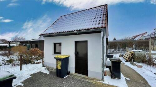 Geräteschuppen - 3 Zimmer Doppelhaushälfte in Arnsdorf