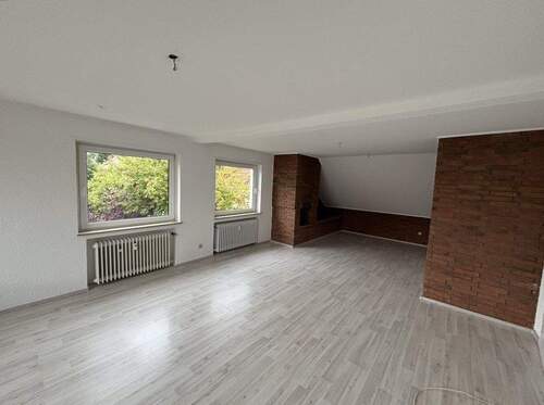 Wohnzi. - Etagenwohnung mit 83,30 m&sup2; in Flieden zur Miete