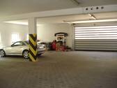 Halle/Rolltor.JPG - Lagerfläche ca. 250m² (EG) mit Bürofläche (ca. 100m²) zur Vermietung