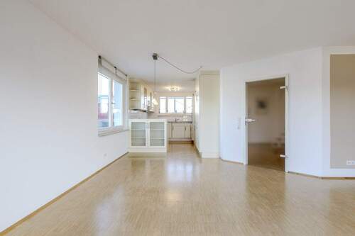 Wohn-/Esszimmer - 