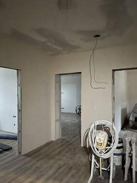 Flur - Moderne 3-Zimmer-EG-Wohnung in Ahnatal-Weimar - Erstbezug nach Kernsanierung KFW75