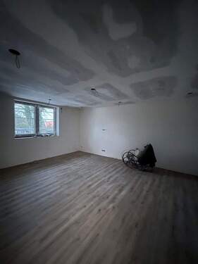 Wohn- & Essbereich - Etagenwohnung mit 77,00 m&sup2; in Ahnatal-Weimar zur Miete