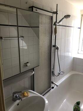 Badezimmer - Etagenwohnung mit 37,80 m&sup2; in Hamburg zur Miete