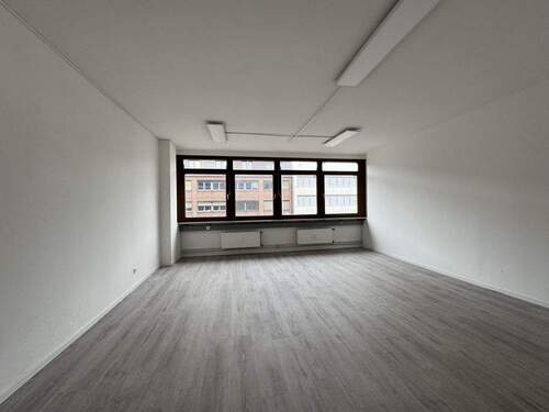 Büro/Lager - 