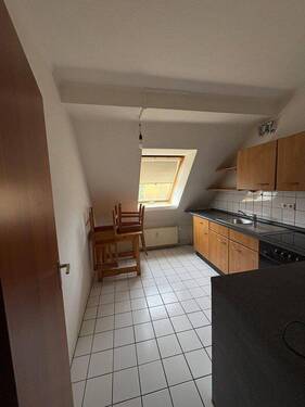 Küche mit Blick aus dem Flur - Etagenwohnung mit 55,40 m&sup2; in Berlin zum Kaufen
