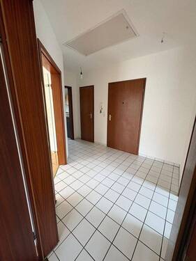 Flur mit Blick aus dem SZ - 