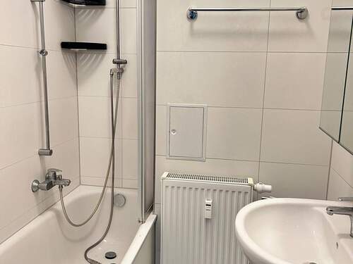 modernes Wannenbad - 