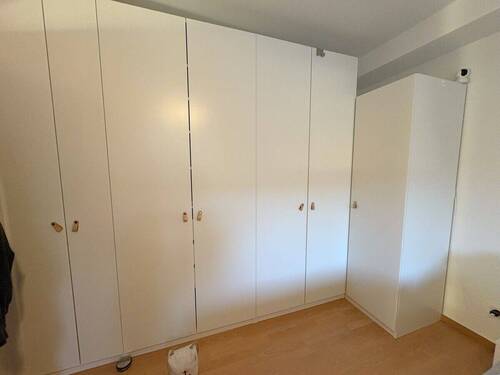 Kleiderschrank - 