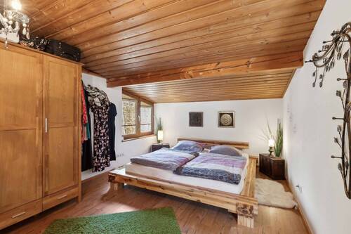 Schlafzimmer_1.OG_HS 32a - 