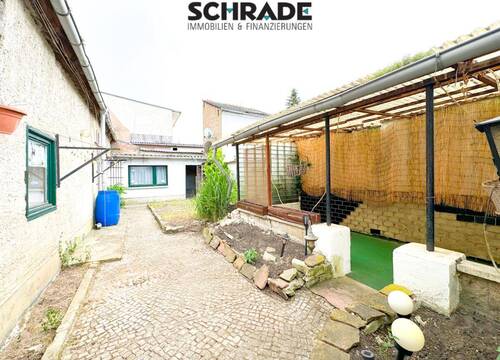 ...mit wettergeschützter Terrasse - 