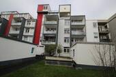 Bild 1 - Sanierte seniorengerechte 3 Zimmer 84 m² Eigentumswohnung Erdgeschoss Gartennutzung Tiefgarage
