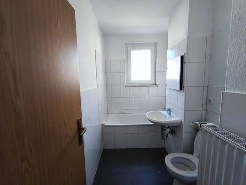 Badezimmer - Etagenwohnung mit 49,00 m&sup2; in Merseburg zur Miete