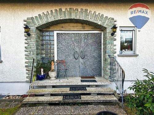 04 Eingangstür - Mehrfamilienhaus, Wohnhaus mit 360,00 m&sup2; in Runkel zum Kaufen