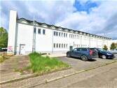 Außenansicht mit Parkplatz - Halle in Leipzig zur Miete
