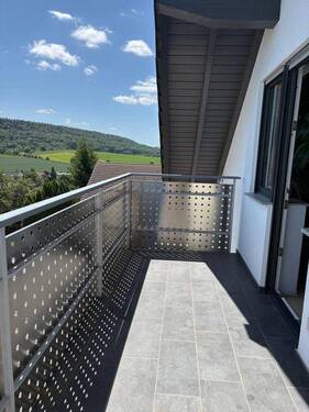 Balkon - Etagenwohnung mit 80,00 m&sup2; in Eberstadt zur Miete