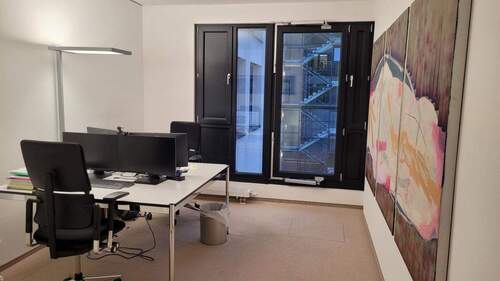Schreibtischplätze - Büro mit 4,00 m&sup2; in München zur Miete